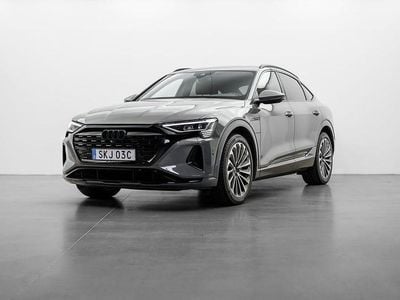 Begagnad Audi Q8 e-tron 300 kW (408 HK) 2023 Grå SUV