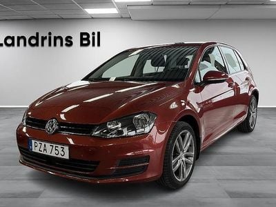 Röd Begagnad 2015 VW Golf VII Halvkombi | 114 900 kr (Marknadspris)