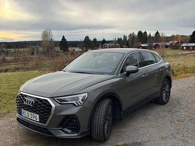Begagnad Audi Q3 Sportback 150 HK (110 kW) 2023 Chronosgrå metallic SUV