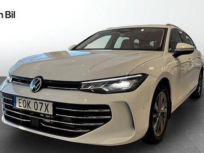Pure white Begagnad 2024 VW Passat Business Kombi | 444 500 kr