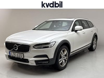 Vit Begagnad 2017 Volvo V90 CC Pro Kombi | 260 000 kr (Marknadspris)