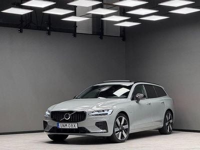 Grå Begagnad 2023 Volvo V60 Ultimate Kombi | 549 900 kr (Dyr)