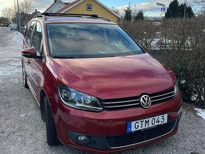 Begagnad VW Touran Family 140 HK (102 kW) 2015 Minibuss
