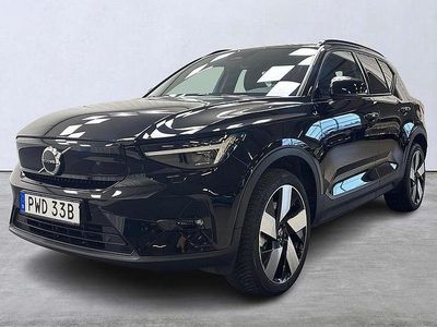 Svart Begagnad 2022 Volvo XC40 Plus SUV | 389 900 kr