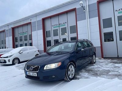 Blå Begagnad 2009 Volvo V70 Momentum Kombi | 69 900 kr (Marknadspris)
