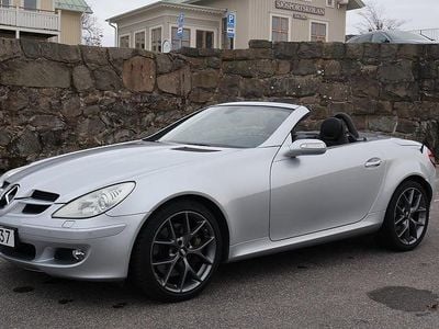Silver Begagnad 2005 Mercedes SLK350 Cab | 114 900 kr (Marknadspris)
