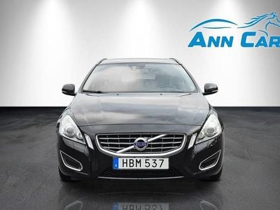 Svart Begagnad 2012 Volvo V60 Momentum Kombi | 74 900 kr (Marknadspris)