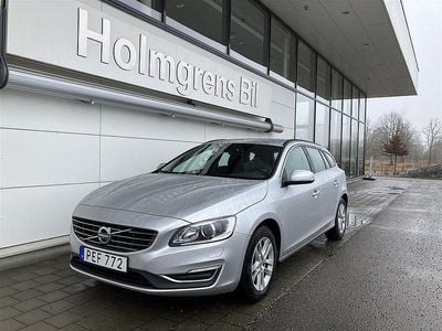 Begagnad Volvo V60 Momentum 190 HK (139 kW) 2017 Silver Kombi