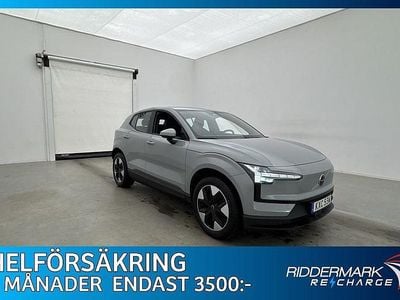 Grå Begagnad 2024 Volvo EX30 Single Motor SUV | 314 900 kr