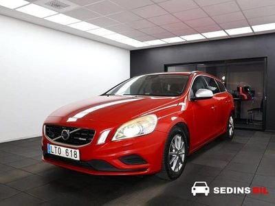 Begagnad Volvo V60 R-Design 152 HK (111 kW) 2012 Röd Kombi