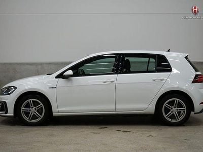 Vit Begagnad 2020 VW Golf VIII GTE Halvkombi | 229 800 kr (Marknadspris)