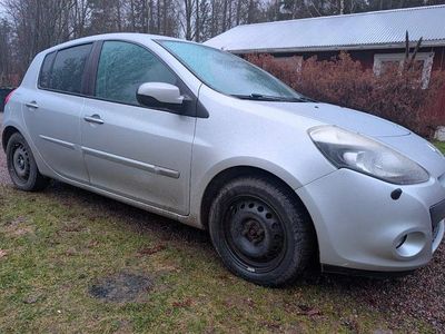 Begagnad 2011 Renault Clio R.S. Halvkombi | 27 000 kr (Marknadspris)