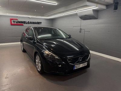 Begagnad Volvo V40 Summum 116 HK (85 kW) 2014 Svart