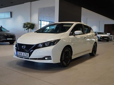 Vit Begagnad 2023 Nissan Leaf Acenta Halvkombi | 198 800 kr (Marknadspris)