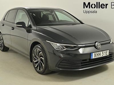 Urano grey Begagnad 2023 VW Golf VIII Halvkombi | 259 900 kr (Marknadspris)