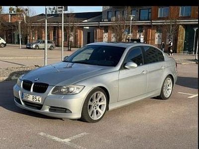 Silver metallic Begagnad 2006 BMW 325 Sedan | 59 000 kr (Marknadspris)