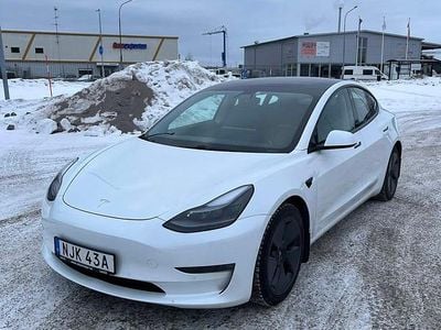 Begagnad 2021 Tesla Model 3 Long Range AWD Sedan | 259 900 kr (Marknadspris)