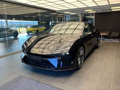Svart (black) Begagnad 2024 Lotus Emeya Halvkombi | 1 806 500 kr