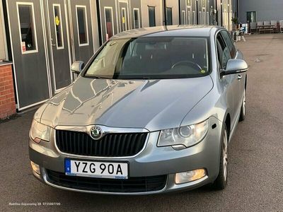 begagnad Skoda Superb 3.6 FSI V6 4x4 DSG 260hk Fullservad på