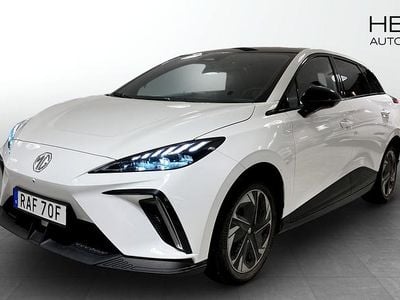 Begagnad MG MG4 EV Luxury 150 kW (204 HK) 2022 Vit Halvkombi