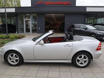 Silver samma som bilen Begagnad 2001 Mercedes SLK200 Cab | 79 900 kr (Dyr)
