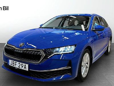 Blå Begagnad 2025 Skoda Octavia Selection Kombi | 289 900 kr (Bra pris)