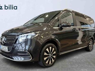Grå Begagnad 2025 Mercedes V300 Minibuss | 929 000 kr