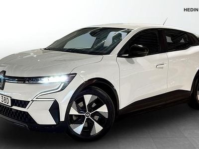 Vit Begagnad 2022 Renault Megane E-Tech Equilibre Halvkombi | 199 500 kr