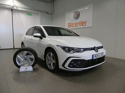 Vit Begagnad 2020 VW Golf VIII GTE Halvkombi | 273 900 kr