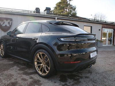 begagnad Porsche Cayenne Turbo E-Hybrid Coupé GT Package.