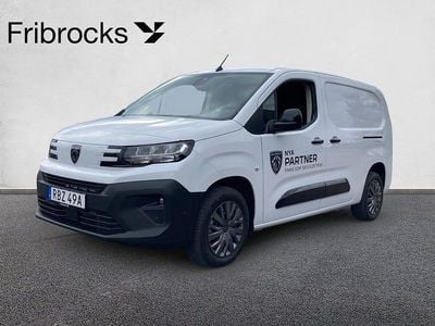 Vit (vit kaolin) Begagnad 2025 Peugeot Partner Minibuss | 374 875 kr