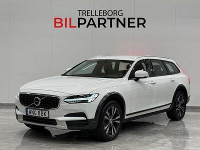 Vit Begagnad 2019 Volvo V90 CC Momentum Kombi | 229 900 kr (Marknadspris)