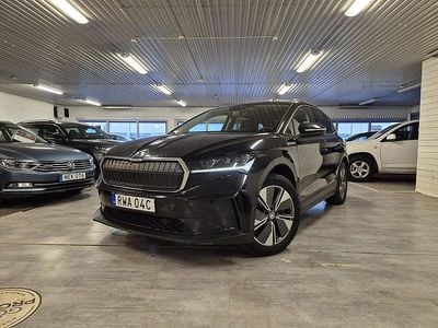 Begagnad Skoda Enyaq iV Family 150 kW (204 HK) 2022 Svart SUV