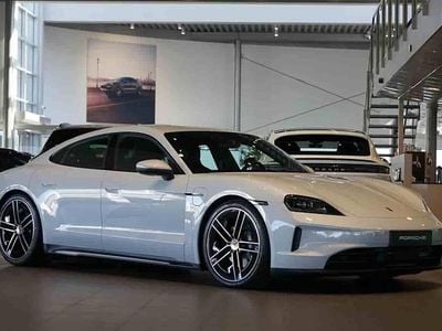 Röd Ny 2025 Porsche Taycan Sedan | 1 339 400 kr