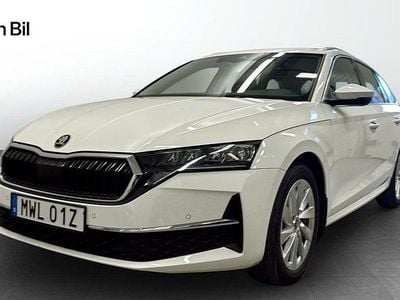Vit Begagnad 2025 Skoda Octavia Selection Kombi | 294 900 kr (Bra pris)