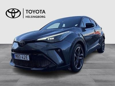 Grå Begagnad 2022 Toyota C-HR Sport SUV | 309 900 kr (Marknadspris)