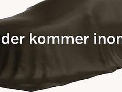 Ljusbrun Begagnad 2017 Volvo V40 Kinetic Halvkombi | 199 500 kr (Marknadspris)