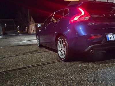 Begagnad 2015 Volvo V40 Ocean Race Halvkombi | 134 900 kr