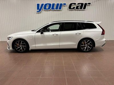 Pärlemovit metallic Begagnad 2020 Volvo V60 R-Design Kombi | 349 000 kr (Lite dyr)