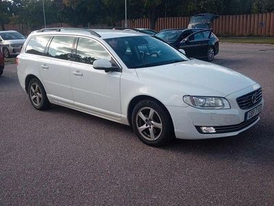 Vit Begagnad 2015 Volvo V70 Momentum Kombi | 148 500 kr (Marknadspris)