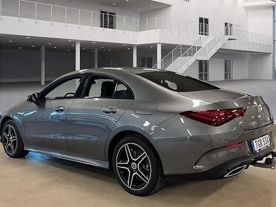 Mörkgrå Begagnad 2025 Mercedes CLA250e AMG Sedan | 399 000 kr (Bra pris)