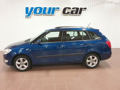 Mörkblå (mörkblåmetallic) Begagnad 2013 Skoda Fabia Elegance Halvkombi | 74 500 kr (Dyr)