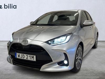 Begagnad Toyota Yaris Hybrid Style 132 HK (97 kW) 2024 Silver Halvkombi