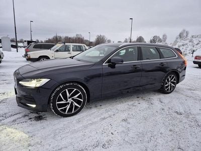 Begagnad 2019 Volvo V90 Momentum Kombi | 270 000 kr