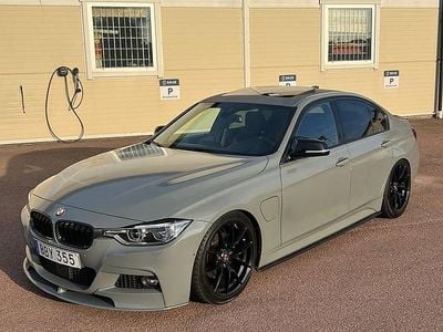 Begagnad BMW 330e M Performance 184 HK (135 kW) 2017 Grå Sedan