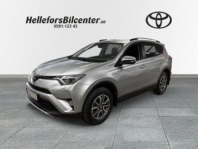 Silver Begagnad 2018 Toyota RAV4 Hybrid SUV | 299 500 kr (Lite dyr)