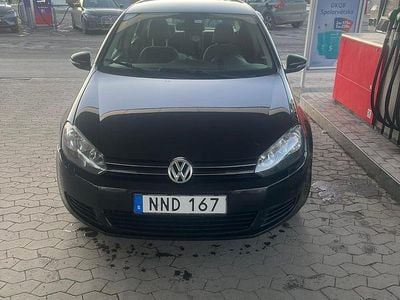 Begagnad VW Golf VI 105 HK (77 kW) 2010 Svart Halvkombi