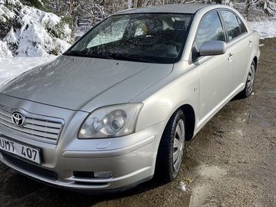 begagnad Toyota Avensis Liftback 1.8 VVT-i