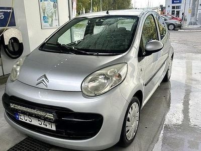 Begagnad Citroën C1 68 HK (50 kW) 2006 Silver Halvkombi