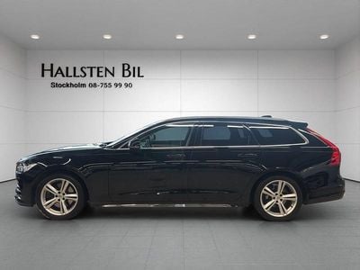 Begagnad Volvo V90 Momentum 250 HK (183 kW) 2018 Svart Kombi